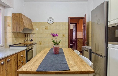Viladamat Villa | Costabravapartment - Can Roura, 5kms to the beautiful Costa Brava beaches.