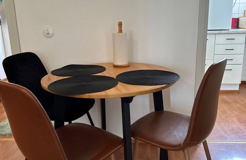 Itainen District Apartment | Costal Stay with Forest Views