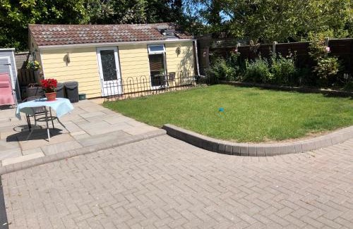Colchester Apartment | Cosy 1 Bed Garden Annexe