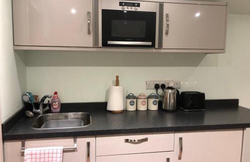 Colchester Apartment | Cosy 1 Bed Garden Annexe