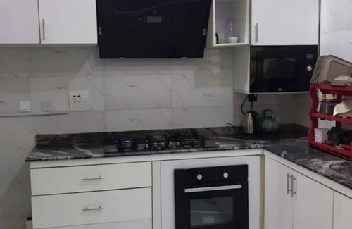 Lagos House | Cosy 1BDR Apartment with balcony& WiFi 24/7 Lekki.