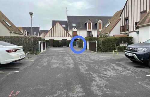 Courseulles-sur-Mer House | Cosy 2-bedroom cottage (sleeps 5) Juno Beach