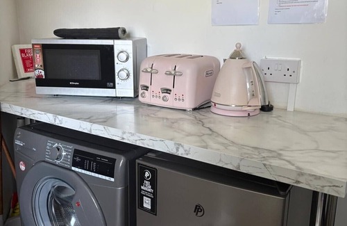 Swords Apartment | Cosy 2 Double Bed Apartment | Close to Dublin Airport & Malahide Castle
