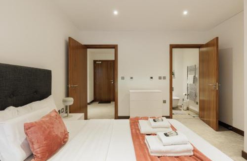 Brondesbury Apartment | Cosy 2BR Flat, West Hampstead, 4 mins to Tube