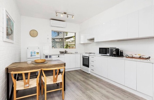 Scarborough Apartment | Cosy 2BR in Scarborough w/Pool!