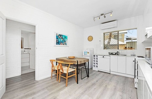 Scarborough Apartment | Cosy 2BR in Scarborough w/Pool!