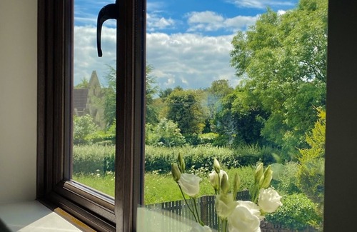 Bradford-on-Avon House | Cosy 3-bedroom home with garden and log burner, close to the City of Bath.