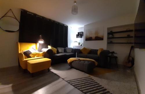 Nottingham Apartment | Cosy 3-bedroom house in Aspley Nottingham