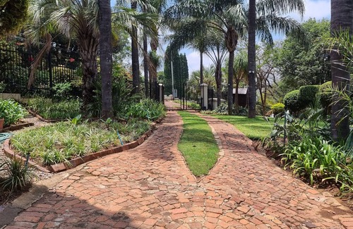Waterkloof House | Cosy 4 bedroom family home in Waterkloof Pretoria