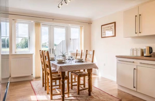 Saxmundham House | Cosy 4BR Cottage in Great Glemham Village
