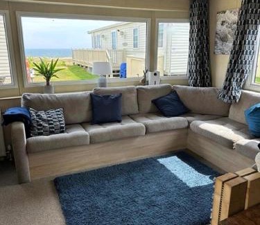 Kessingland Other | Cosy 6 Berth Caravan With Side Decking At Kessingland Beach, Suffolk Ref 90031Sv