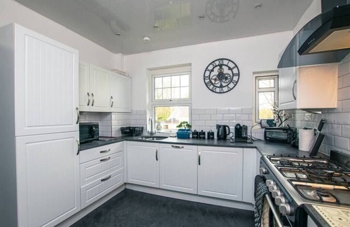 Milngavie Apartment | Cosy and Central 2BD Apartment Milngavie, Glasgow