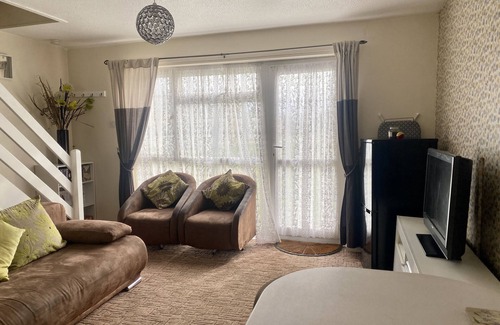 Great Yarmouth Ski Chalet | Cosy and Comfortable Holiday Chalet 10 minutes walk to the beach, Norfolk