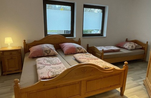 Adenau Apartment | Cosy apartment for 5 guests with WIFI, TV, pets allowed and parking