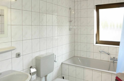 Adenau Apartment | Cosy apartment for 5 guests with WIFI, TV, pets allowed and parking