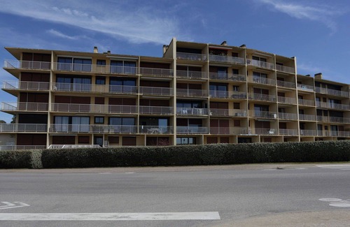 Saint-Brevin-l'Ocean Apartment | Cosy apartment for 3 people with WIFI, TV, balcony and pets allowed