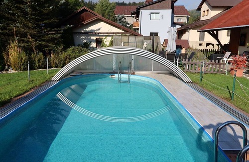 Desna Apartment | Cosy apartment for 4 guests with WIFI, pool, TV and patio