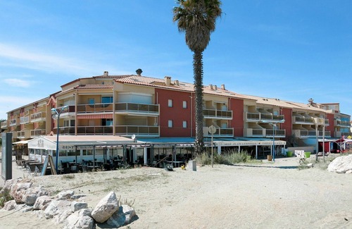 Sainte-Marie-Plage Apartment | Cosy apartment for 4 guests with TV and balcony