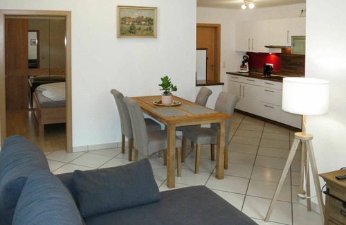 Hofstetten Apartment | Cosy apartment for 4 guests with WIFI, TV and terrace