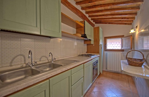 Monteroni d'Arbia Apartment | Cosy apartment for 5 guests with WIFI, pool and panoramic view, close to Siena
