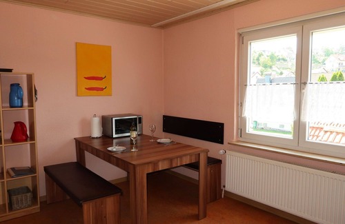 Nentershausen Apartment | Cosy apartment for 6 guests with WIFI, TV, terrace and pets allowed