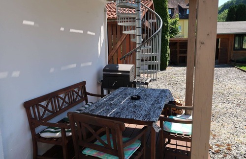 Nentershausen Apartment | Cosy apartment for 6 guests with WIFI, TV, terrace and pets allowed