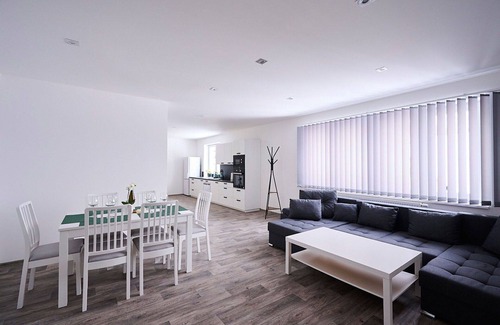 Desna Apartment | Cosy apartment for 6 people with WIFI, pool, TV and patio