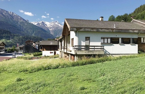 Fiesch Apartment | Cosy apartment for 10 guests with WIFI, balcony and pets allowed