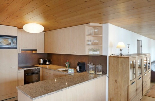 Murren Apartment | Cosy apartment for 10 people with WIFI, TV and balcony