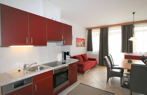 Stumm Apartment | Cosy apartment for 12 people with WIFI, pool, TV, terrace and pets allowed