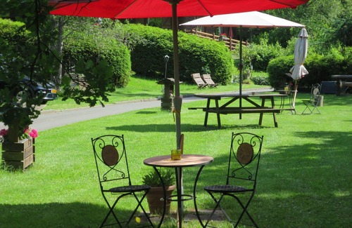 Schoenecken Apartment | Cosy apartment for 2 guests with WIFI, TV, patio and pets allowed