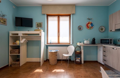 Omegna Apartment | Cosy apartment for 2 guests with WIFI, TV, patio and pets allowed