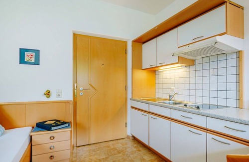 Andriano Apartment | Cosy apartment for 2 guests with WIFI, pool, TV and patio