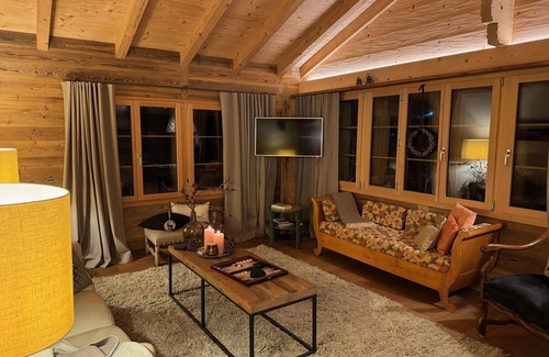 Zweisimmen Apartment | Cosy apartment for 3 guests with WIFI, balcony and pets allowed