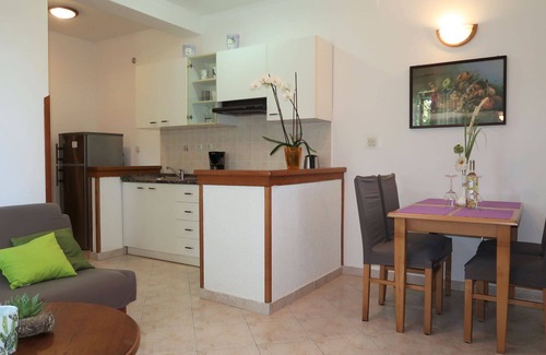 Sveta Nedelja Apartment | Cosy apartment for 3 guests with A/C, pool, WIFI, TV and patio