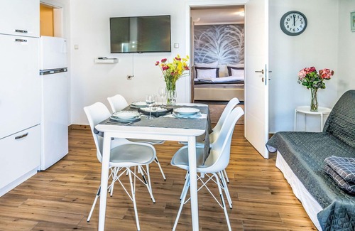 Postojna Apartment | Cosy apartment for 3 guests with WIFI, TV and terrace