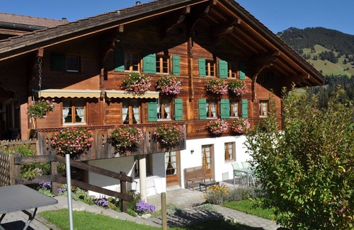 Zweisimmen Nr Gstaad Apartment | Cosy apartment for 4 guests with WIFI and balcony