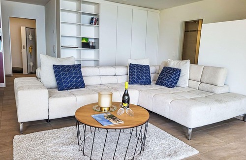 Gordola Apartment | Cosy apartment for 4 guests with patio, pets allowed and panoramic view