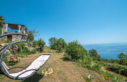 Tulisevica Apartment | Cosy apartment for 4 guests with WIFI, A/C, pool, TV, terrace and pets allowed