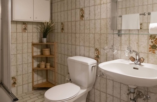 Verbier Apartment | Cosy apartment for 4 guests with WIFI, TV, terrace and parking