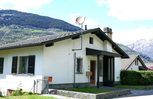 Aquila Apartment | Cosy apartment for 4 guests with WIFI, TV, balcony and pets allowed