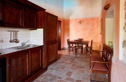 San Brizio Apartment | Cosy apartment for 4 people with pool, WIFI, TV, balcony and pets allowed, close to Spoleto