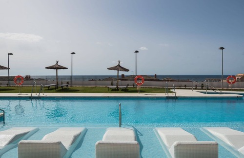 Casares Apartment | Cosy apartment for 4 people with A/C, WIFI, pool, TV and terrace