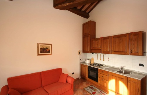 Certaldo Alto Apartment | Cosy apartment for 4 people with A/C, WIFI, TV and panoramic view, close to San Gimignano