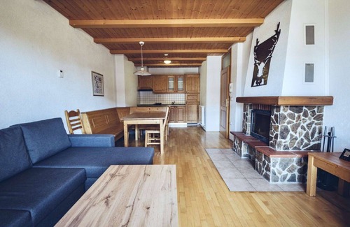Hocko Pohorje Apartment | Cosy apartment for 4 people with pool, WIFI, TV, balcony, pets allowed and panoramic view