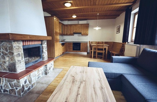 Hocko Pohorje Apartment | Cosy apartment for 4 people with pool, WIFI, TV, balcony, pets allowed and panoramic view