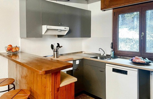Randogne Apartment | Cosy apartment for 4 people with WIFI, TV, balcony and pets allowed