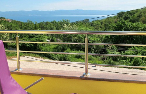 Martina Apartment | Cosy apartment for 4 people with A/C, WIFI, TV and terrace