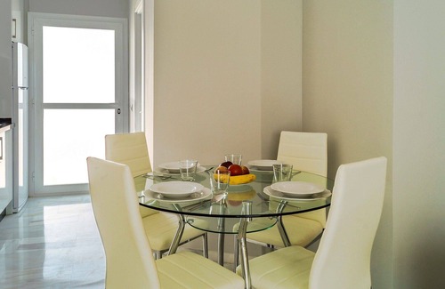 Urbanizacion Hacienda las Chapas Apartment | Cosy apartment for 5 guests with WIFI, A/C, pool, TV, terrace, pets allowed and panoramic view