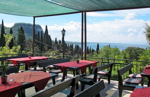 Corno Apartment | Cosy apartment for 5 guests with pool, WIFI, TV and terrace